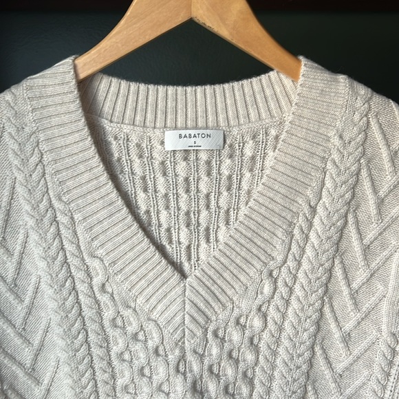 Aritzia Babaton Emporia Sweater Vest - Picture 7 of 9